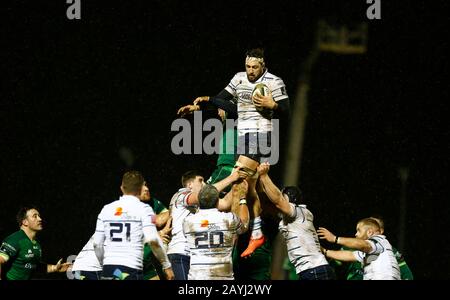 Galway Sportsgrounds, Galway, Connacht, Irlande. 15 février 2020. Guinness Pro 14 Rugby, Connacht contre Cardiff ; Josh Turnbull remporte une sortie pour Cardiff Blues Credit: Action plus Sports/Alay Live News Banque D'Images