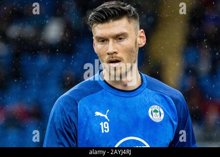 Cardiff, Royaume-Uni. 15 février 2020. Kieffer Moore de Wigan Athletic pendant le préchauffage. Match de championnat EFL Skybet, Cardiff City / Wigan Athletic au Cardiff City Stadium le samedi 15 février 2020. Cette image ne peut être utilisée qu'à des fins éditoriales. Utilisation éditoriale uniquement, licence requise pour une utilisation commerciale. Aucune utilisation dans les Paris, les jeux ou une seule édition de club/ligue/joueur. Pic par Lewis Mitchell/Andrew Orchard sports photographie/Alay Live news crédit: Andrew Orchard sports photographie/Alay Live News Banque D'Images