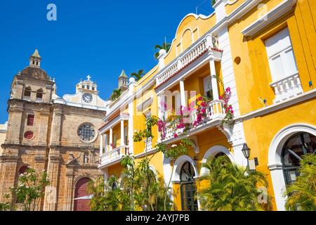 Célèbre ville coloniale fortifiée de Carthagène (Cuidad Amurrallada) et ses bâtiments colorés dans le centre historique de la ville, désignée site du patrimoine mondial de l'UNESCO Banque D'Images