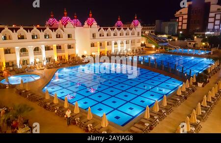 Colakli, TURQUIE - 10 NOVEMBRE 2019: Oz Hotels Side Premium Resort avec parc aquatique et piscine dans la ville de Colakli près De Side, région d'Antalya sur la Méditerranée Banque D'Images