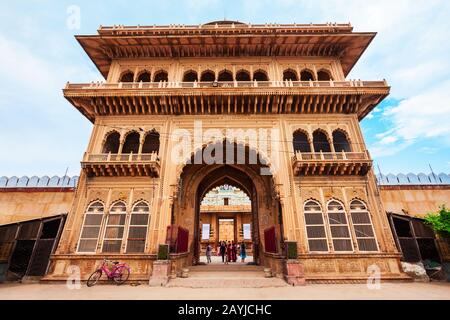 Shree Rangnath Ji Temple est un temple hindou situé à Vrindavan près de la ville de Mathura dans l'état de l'Uttar Pradesh en Inde Banque D'Images