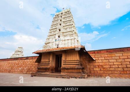 Shree Rangnath Ji Temple est un temple hindou situé à Vrindavan près de la ville de Mathura dans l'état de l'Uttar Pradesh en Inde Banque D'Images