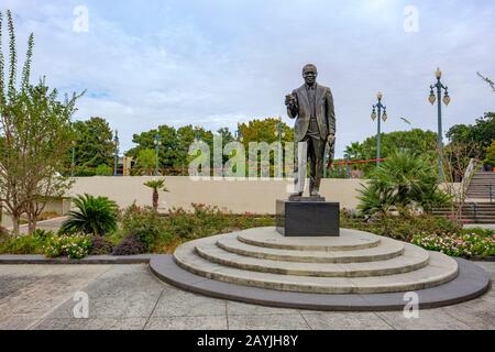 Statue de Louis Armstrong par Elizabeth Catlett, Louis Armstrong Park New Orleans, parc municipal dans le district de Treme, Nouvelle-Orléans, Louisiane, États-Unis Banque D'Images