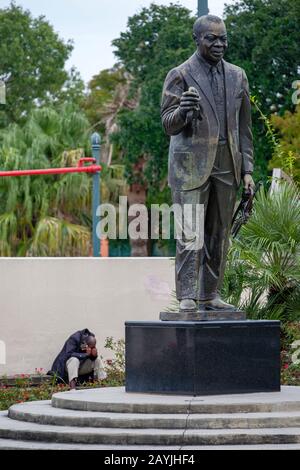 Statue de Louis Armstrong par Elizabeth Catlett, Louis Armstrong Park New Orleans, parc municipal dans le district de Treme, Nouvelle-Orléans, Louisiane, États-Unis Banque D'Images