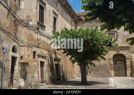 Serracapriola, Foggia, Pouilles, Italie : ville historique. Le château Banque D'Images