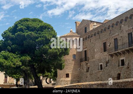Serracapriola, Foggia, Pouilles, Italie : ville historique. Le château Banque D'Images