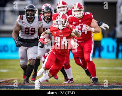 Washington DC, États-Unis. 15 février 2020. 15 février 2020: DC Defenders courant de retour Donnel Pumphrey (24) trouve une salle de course au milieu du jeu entre les gardiens de New York et les défenseurs de D.C. qui se sont tenus à Audi Field à Washington, DC. Crédit : Cal Sport Media/Alay Live News Banque D'Images