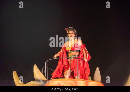 Sitges Barcelone España 15/02/2020 sitges comienza su carnaval 2020 eligiendo la reina de carnaval Banque D'Images