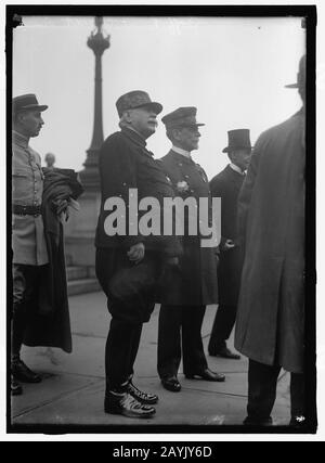 COMMISSION FRANÇAISE AUX ÉTATS-UNIS JOFFRE, JOSEPH JACQUES CESARE, MARECHAL DE FRANCE, 1916; CHOCHEFRAT, VICE-AMIRAL, MARINE FRANÇAISE Banque D'Images