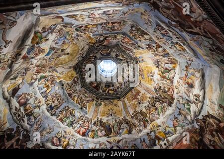 La fresque intérieure du dôme, jugement dernier, par Giorgio Vasari. Terminé en 1579. Le Duomo / la cathédrale de Santa Maria del Fiore à Florence, Italie. Banque D'Images