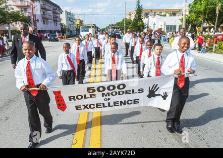 Miami Florida,North Miami,Winternational Thanksgiving Day Parade,ne 125th Street,fête locale,Black Student Students Role Models of Excellence,bo Banque D'Images