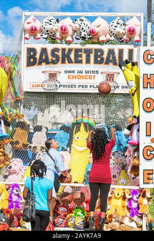 Miami Florida,North Miami,Winternational Thanksgiving Day Carnival,jeu de basketball,prix,FL101129040 Banque D'Images