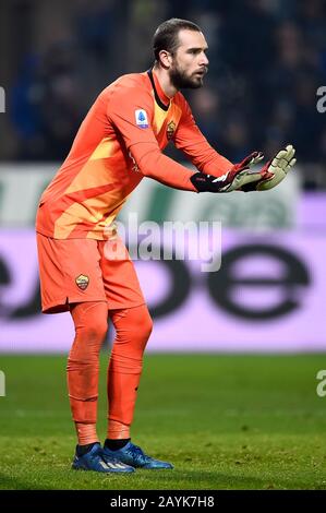 Bergame, Italie - 15 février 2020: Pau Lopez DE AS Roma gestuels pendant le match de football de Serie A entre Atalanta BC et AS Roma. Atalanta BC a gagné 2-1 en TANT que Roma. Crédit: Nicolò Campo/Alay Live News Banque D'Images