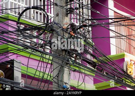 Lignes électriques à Chiang Mai, Thaïlande. Banque D'Images