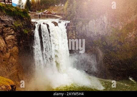 Snoqualmie Falls est une chute d'eau de 20 mètres située dans le nord-ouest des États-Unis, près de Seattle, Washington, États-Unis Banque D'Images
