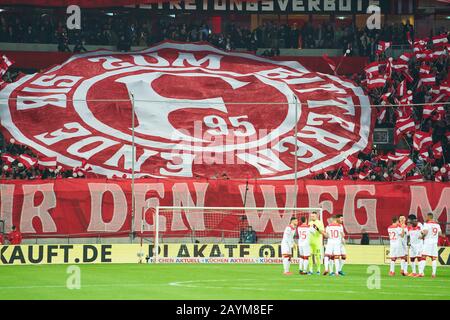 Düsseldorf, Allemagne. 15 février 2020. Football Düsseldorf - Gladbach, Düsseldorf 15 Février 2020. Fans FORTUNA DÜSSELDORF - BORUSSIA MÖNCHENGLADBACH 1-4 - LA RÉGLEMENTATION DFL INTERDIT TOUTE UTILISATION DE PHOTOGRAPHIES comme SÉQUENCES D'IMAGES et/ou QUASI-VIDÉO - 1.Ligue allemande de football , Düsseldorf, 15 février 2020. Crédit: Peter Schatz/Alay Live News Banque D'Images