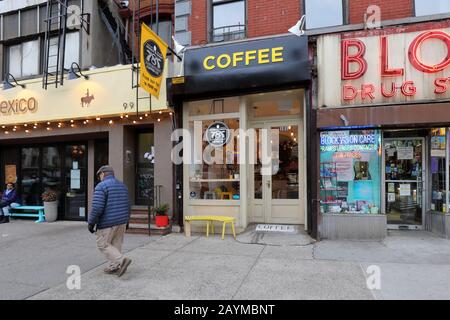 787 Coffee, 101 2nd Avenue, New York. Photo de la boutique New York d'un café de la ferme à la table de Porto Rico dans l'East Village de Manhattan. Banque D'Images