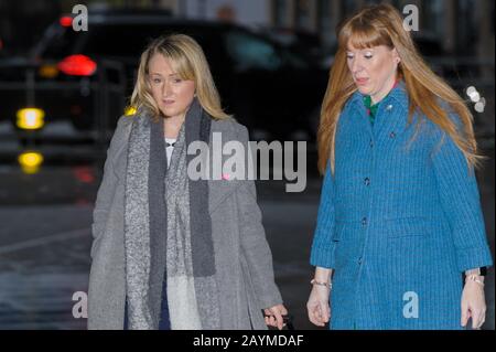 Rebecca long-Bailey, députée de Salford & Eccles et présidente du Parti travailliste, et Angela Rayner, députée de Ashton-under-Lyne et députée de Labour part, arrivent à BBC Broadcasting House, Londres, où elle apparaîtra au salon Andrew Marr. 16/02/2020. Banque D'Images