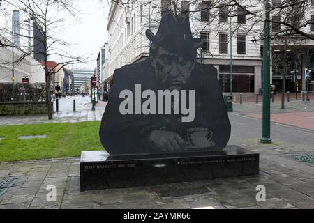 Tony Hancock Memorial au comédien de Birmingham, né à Hall Green, au centre-ville de Birmingham, en Angleterre, au Royaume-Uni Banque D'Images