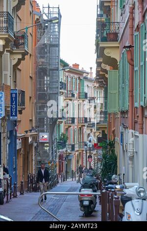 Monaco - 05 avril 2019: Belle vue sur la rue étroite Banque D'Images