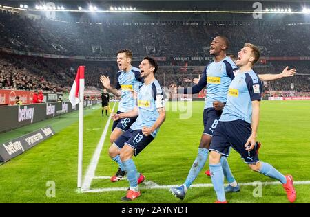 JUBE Lars STINDL (MG) après son objectif pour 1: 3, de gauche à droite Florian NEUHAUS (MG), Lars STINDL (MG), Denis ZAKARIA (MG), Patrick HERRMANN (MG) Soccer 1. Bundesliga, 22. Matchday, Fortuna Dusseldorf (D) - Borussia Monchengladbach (MG) 1: 4, le 15 février 2020 à Düsseldorf / Allemagne. € | utilisation dans le monde entier Banque D'Images