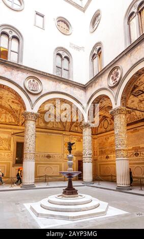 19 OCTOBRE 2018, FLORENCE, ITALIE : intérieur du Palazzo Vecchio - Hôtel de ville de Florence Banque D'Images