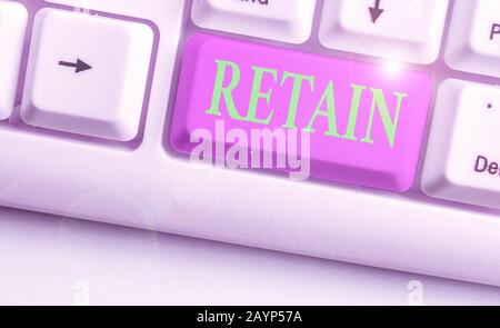 Écriture manuelle conceptuelle montrant Conserver. Concept signification Conserver en une seule paye ou un seul service spécifiquement ou conserver en possession Banque D'Images