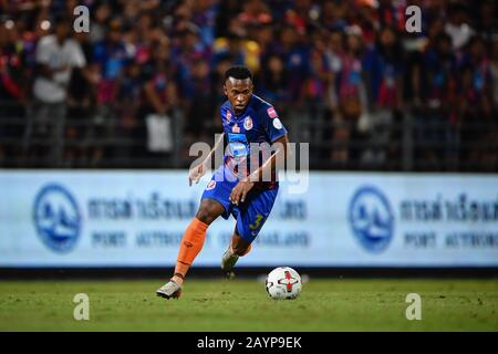 Heberty Fernandes de Port FC en action pendant le match de la Ligue thaïlandaise 2020 entre Port FC et Nakhonratchasima FC au PAT Stadium.(final Score; Port FC 4:1 Nakhonratchasima FC) Banque D'Images