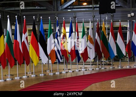 Bruxelles, Belgique. 16 février 2020. Les drapeaux des pays de l'UE se tiennent au siège de l'UE crédit: Alexandros MICHAILIDIS/Alay Live News Banque D'Images