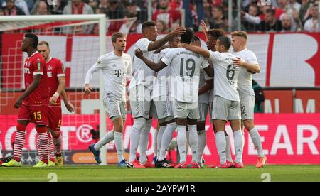 Cologne, Allemagne. 18 mars 2020. FIRO: 16.02.2020, football, 1.Bundesliga, saison 2019/2020, 1.FC Cologne - FC Bayern Munich 1: 4 jubilation Bayern à 0: 3 à GNABY | usage mondial crédit: DPA/Alay Live News Banque D'Images