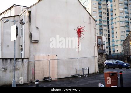 La dernière œuvre d'art de Banksy à Barton Hill, Bristol, qui a été révélée le jour de la Saint-Valentin par l'artiste. L'art de la rue a été maintenant couvert suite au vandalisme. 16 Février 2020. Banque D'Images