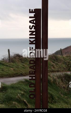 Old Head of Kinsale Sign in County Cork Banque D'Images