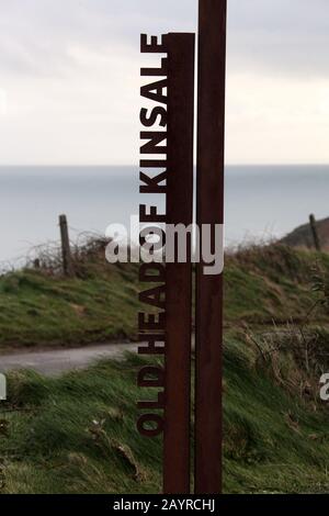 Old Head of Kinsale Sign in County Cork Banque D'Images