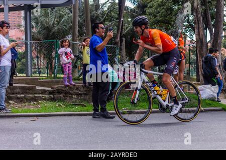 Sixième et dernière étape du Tour Colombie 2020, Test 2.1 de l'Union internationale du cyclisme, UCI, à travers les rues de Bogota. 16 Février 2020 Banque D'Images