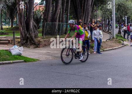 Sixième et dernière étape du Tour Colombie 2020, Test 2.1 de l'Union internationale du cyclisme, UCI, à travers les rues de Bogota. 16 Février 2020 Banque D'Images