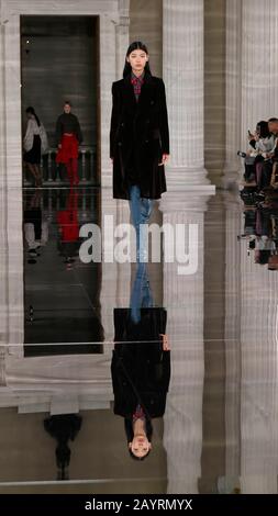 Victoria Beckham AW20 Runway pendant la semaine de la mode de Londres Février 2020 - Londres, Royaume-Uni 16/02/2020 | utilisation dans le monde entier Banque D'Images