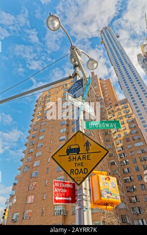 Les bâtiments de New York ont vue sur Columbus Circle Banque D'Images