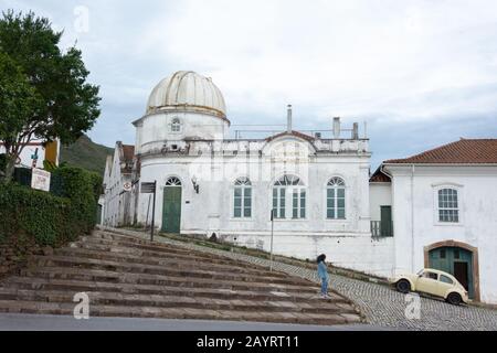 Ouro PRETO, MINAS GERAIS, BRÉSIL - 23 DÉCEMBRE 2019: Longue photo de l'observatoire astronomique 'Escola de Minas' à Ouro Preto, Minas Gerais, Brésil Banque D'Images