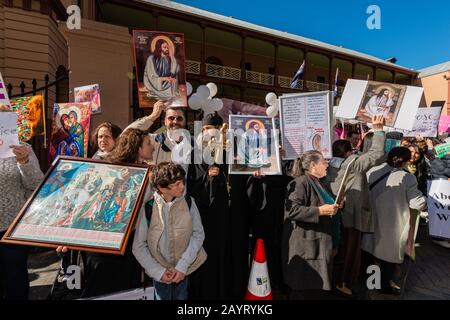 Sydney, AUSTRALIE – 6 août 2019. - Des Centaines de manifestants anti-avortement se réunissent à l'extérieur de la Maison du Parlement de la Nouvelle-Galles du Sud, à Sydney. Banque D'Images