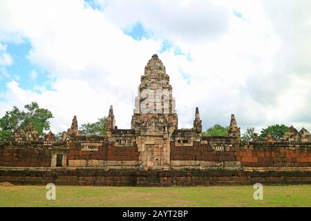 Ruines De L'Ancien Temple Khmer De Prasat Sdok Kok Thom Dans La Province De Sa Kaeo, Thaïlande Banque D'Images