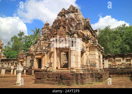 Les Vestiges D'Une Architecture Impressionnante À L'Intérieur Du Complexe Ancien Temple Khmer De Sdok Kok Thom, Province De Sa Kaeo, Thaïlande Banque D'Images