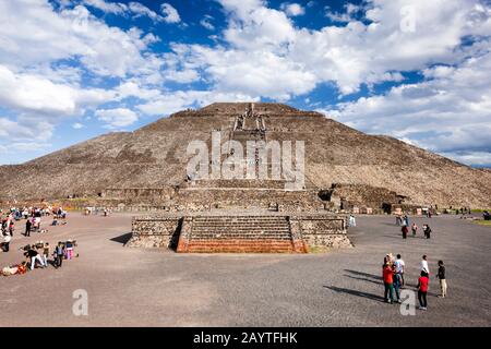 Pyramide du Soleil, Teotihuacan, banlieue de Mexico, Mexique, Amérique centrale Banque D'Images
