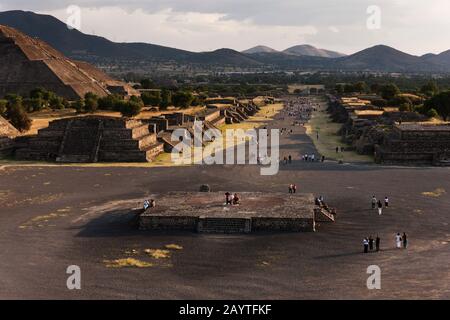 Avenue des morts de la pyramide de la Lune, Teotihuacan, banlieue de Mexico, Mexique, Amérique centrale Banque D'Images
