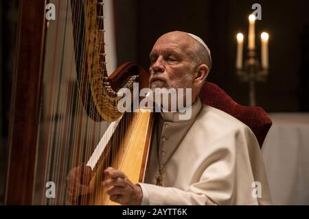 John MALKOVICH dans LE NOUVEAU PAPE (2020), dirigé par PAOLO SORRENNO. Crédit: Wildside / Album Banque D'Images