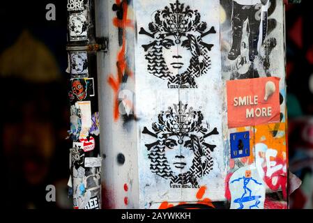 Londres, Angleterre, Royaume-Uni. Graffiti dans l'Undercroft, bienfaiteur du Théâtre national sur la rive sud Banque D'Images