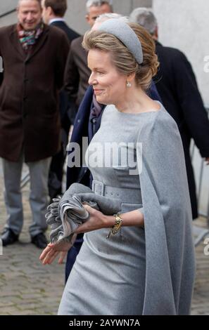 Bruxelles, Belgique. 17 février 2020. La reine Mathilde part à l'Onze-Lieve-Vrouwkerk à Laken à Bruxelles, le 17 février 2020, après avoir assisté à la célébration eucharistique annuelle à la mémoire des membres décédés du crédit familial royal : Albert Nieboer/ Pays-Bas OUT/point de vue OUT |/dpa/Alay Live News Banque D'Images