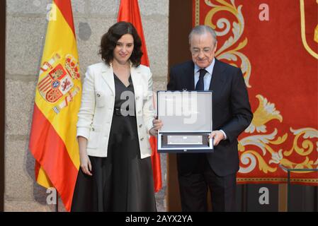 Madrid, Espagne. 17 février 2020. Le capitaine du Real Madrid Felipe Reyes et Campazzo lors de la réception De L'équipe De basket-ball Du Real Madrid après avoir remporté la coupe du roi d'Espagne, à Madrid, le lundi 17 février 2020 crédit: Cordon PRESS/Alay Live News Banque D'Images