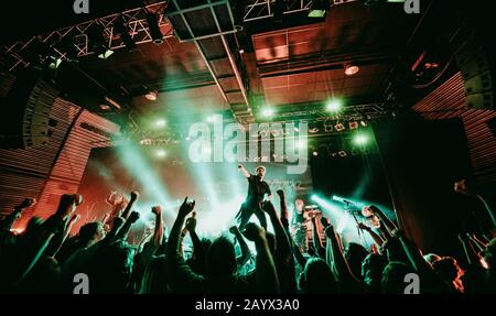 Copenhague, Danemark. 15 février 2020. Le groupe de métal japonais Crossfaith exécute un concert en direct à Amager Bio à Copenhague. Ici, le chanteur Kenta Koie est vu en direct sur scène. (Crédit Photo: Gonzales Photo - Nikolaj Bransholm). Banque D'Images