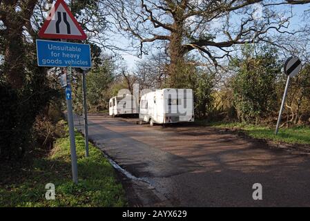 Deux caravanes de voyageurs ont été déversées à Iver Heath, Buckinghamshire. Banque D'Images