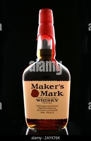 Irvine, CA - 15 JANVIER 2015 : une bouteille de Mark Whiskey de Maker. La première bouteille de marque Maker a été mise en bouteille en 1958 et a présenté la distinc de la marque Banque D'Images